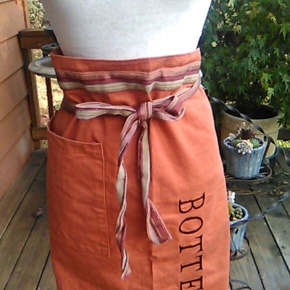 Santana Bottega Apron  - Picture 2 of 6
